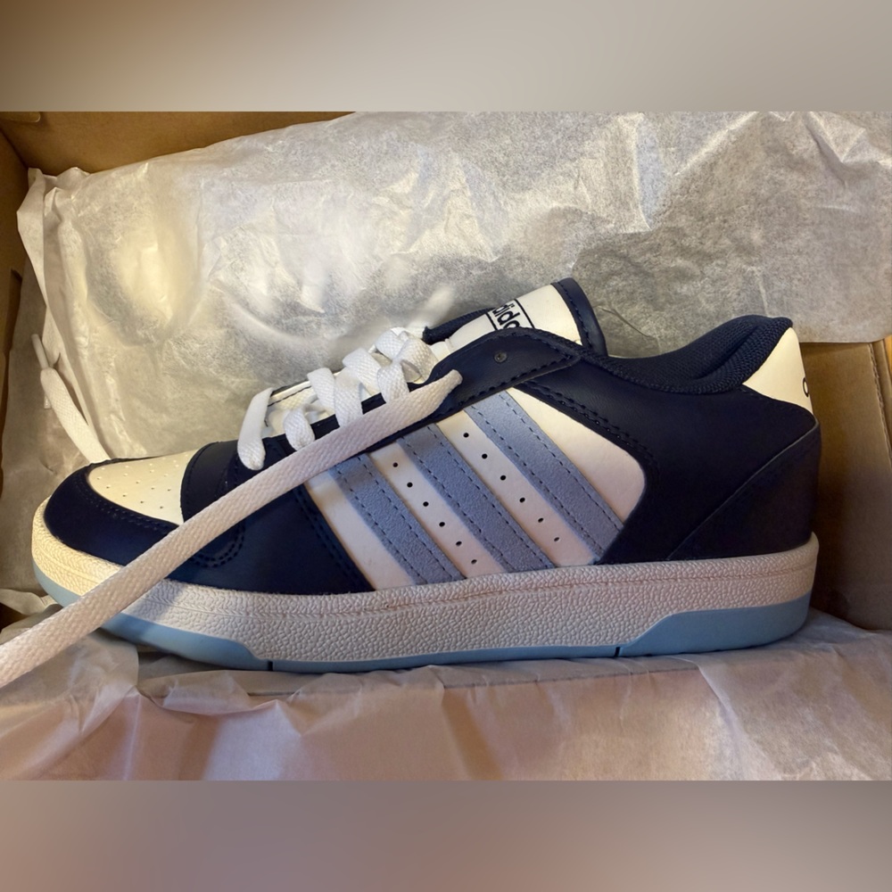 NIB Boys Adidas low top Break Start J sneakers
